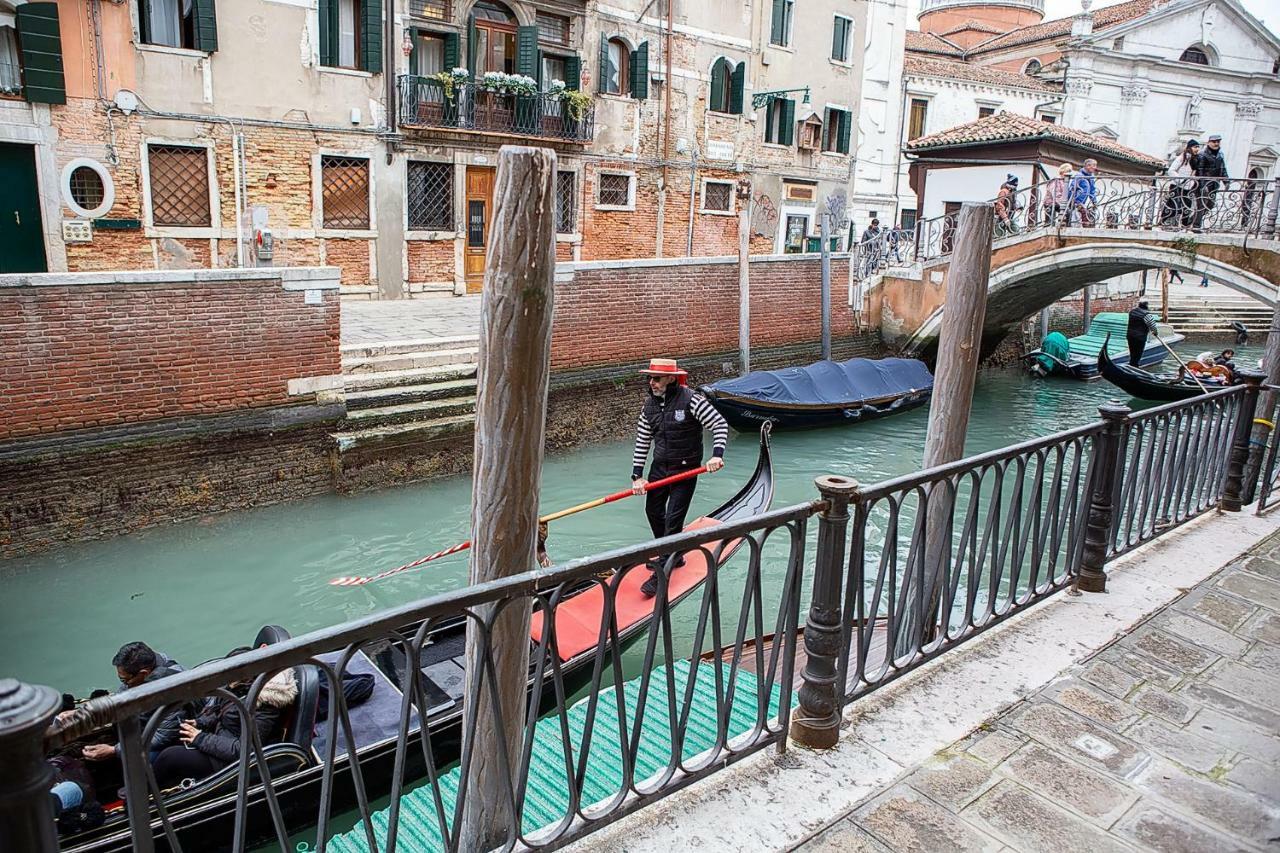 Pink House in Venice city center Appartement Buitenkant foto