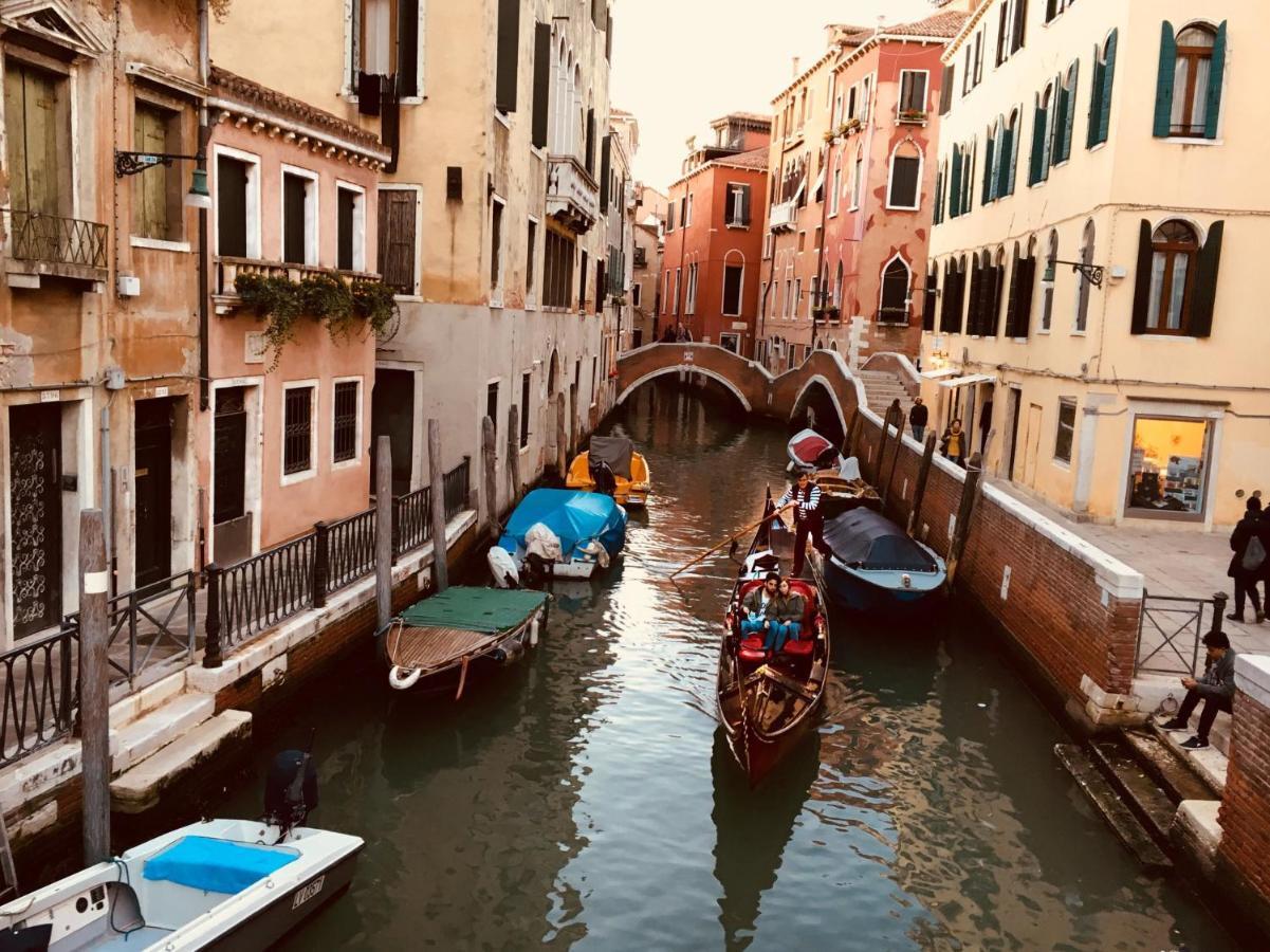 Pink House in Venice city center Appartement Buitenkant foto